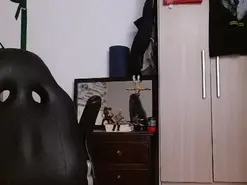 Amateur Live Sex Cam of dominantthewolf