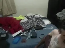 Amateur Free Porn Cam of JohnnyComelatey