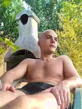 Cam4 Live Porn of torolabel95