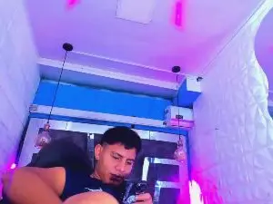 Cam4 Free Live Porn of Richi_hottt