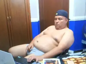 Cam4 Live Sex Cam of BatoCaliente3x