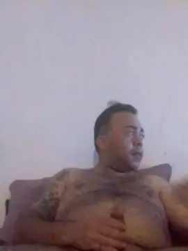 Cam4 Free Live Porn of guillehot34sexy