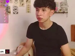 Cam4 Free Live Porn of cuddly_twink