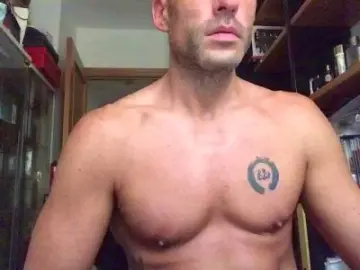 Cam4 Live Sex Cam of Xisco8_2
