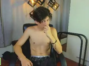 Cam4 Live Sex Cam of Marcoviolet