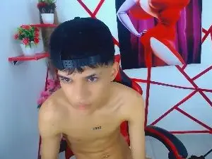 Cam4 Nude Webcam of chris_evans77
