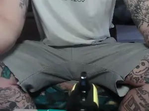 Cam4 Sex Cam of MeBiggins69