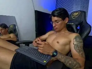 Cam4 Free Porn Cam of SoySamuel777