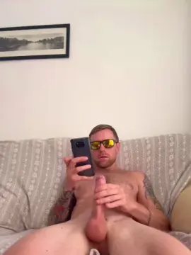 Cam4 Live Sex Cam of emanuilxxx2