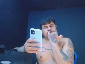 Cam4 Private Sex Chat of master_bigcock1