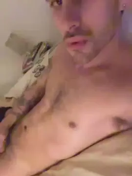 Cam4 Free Live Porn of maggicbooy