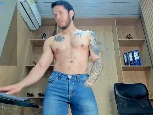 Cam4 Sex Cam of George_Diesell