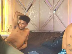 Cam4 Live Sex Cam of Exotic_boysxx