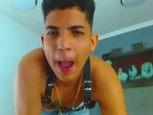 Cam4 Sex Cam of Lukas_Caballero