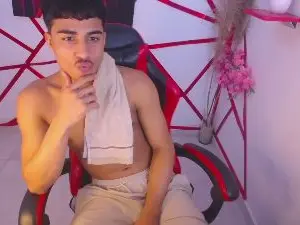 Cam4 Nude Webcam of Oliver_Parker