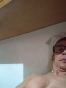 Cam4 Watch Live Sex Cams of Antonyoluiz
