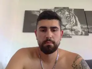 Cam4 Free Live Porn of alexmndz