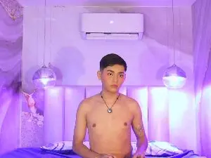 Cam4 Live Porn of LittleMaxi_