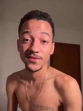 Cam4 Live Sex Cam of enzoheitor3