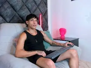 Cam4 Private Sex Chat of KroyWave