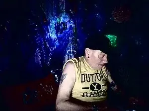 Cam4 Watch Live Sex Cams of biteme69691