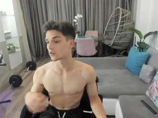 Camsoda Free Porn Cam of johnnykeyton8
