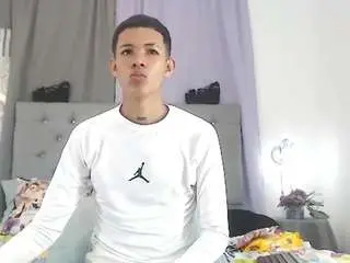 Camsoda Free Live Porn of phillipcoxx