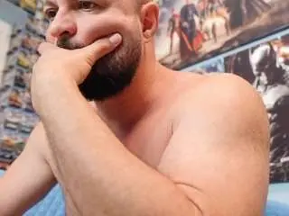 Camsoda Free Porn Cam of hugearms