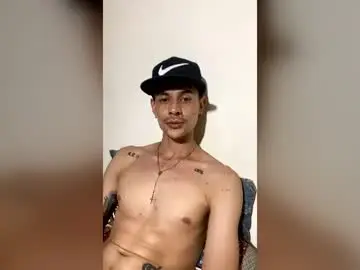 Chaturbate Sex Cam of camilocrazy96