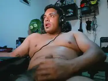 Chaturbate Live Porn of mryellowfever