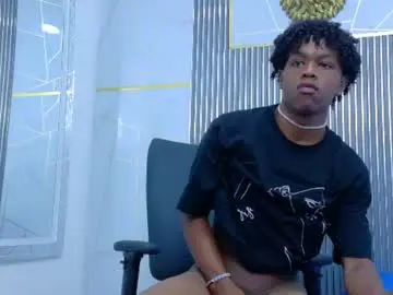 Chaturbate Best live sex cam show of milo_afterdark
