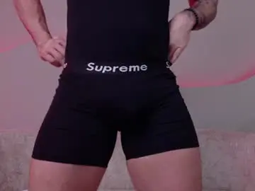 Chaturbate Adult Webcams of petesevans_1