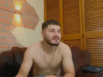 Chaturbate Live Sex Cam of brandon__01