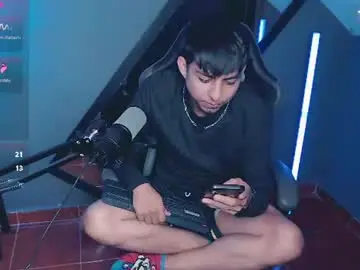 Chaturbate Live Sex Cam of mralpha_latino