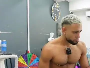 Chaturbate Live Sex Cam of emilio_brandon