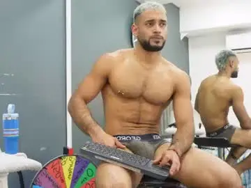 Chaturbate Live Sex Cam of emilio_brandon