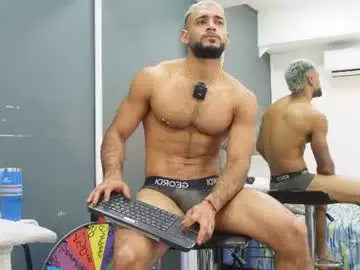 Chaturbate Free Live Porn of emilio_brandon