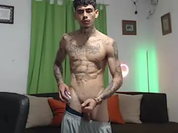 Chaturbate Free Porn Cam of alpha_zom