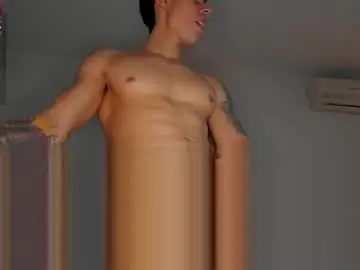 Chaturbate Free Live Porn of aaronmagnum