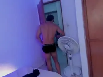 Chaturbate Live Porn of alan_newton1