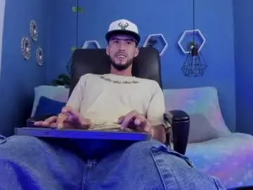 Chaturbate Free Live Porn of harold_999