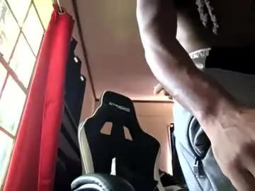 Chaturbate Live Sex Cam of glomightyj