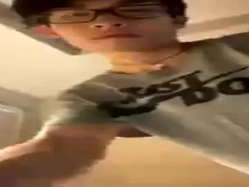 Chaturbate Live Sex Cam of hottiewithabody101