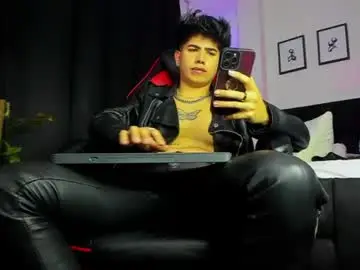 Chaturbate Watch Live Sex Cams of lylebennett_