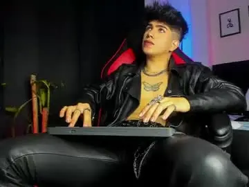Chaturbate Free Live Porn of lylebennett_