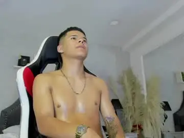 Chaturbate Best live sex cam show of dylanroyce_