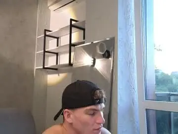 Chaturbate Nude Webcam of elliot_muscle04