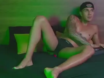 Chaturbate Free Porn Cam of aaron_bolt