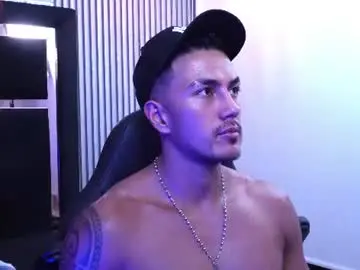 Chaturbate Watch Live Sex Cams of aaron_bolt
