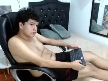 Chaturbate Live Porn of ethan_cortes